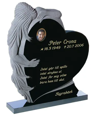 Gravsten i en lugn begravningsmiljö
